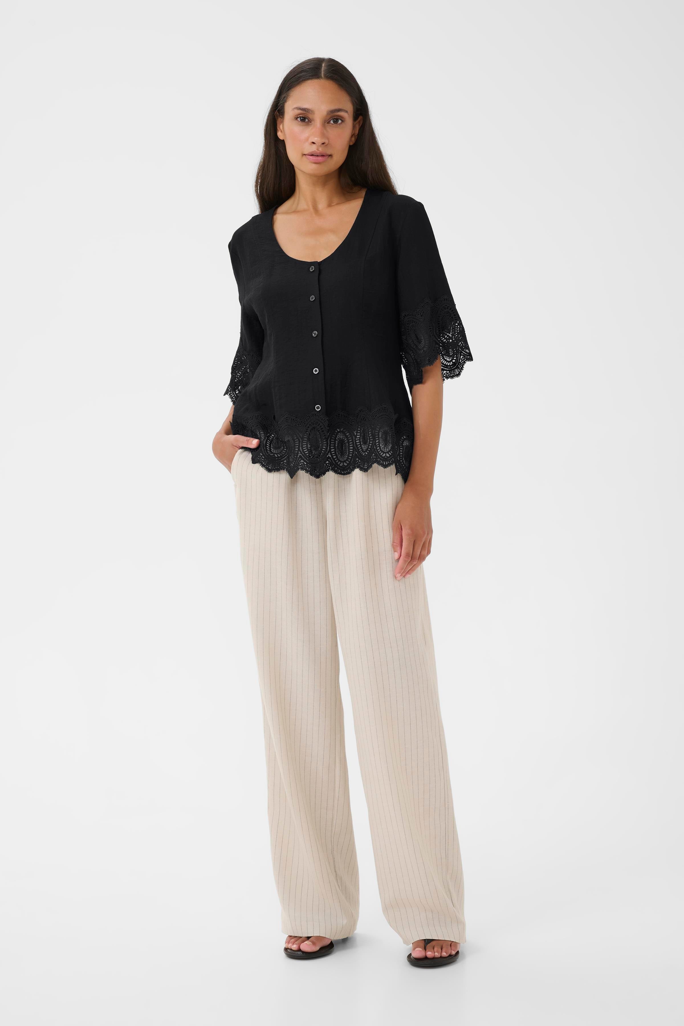 karen by simonsen blus urith svart