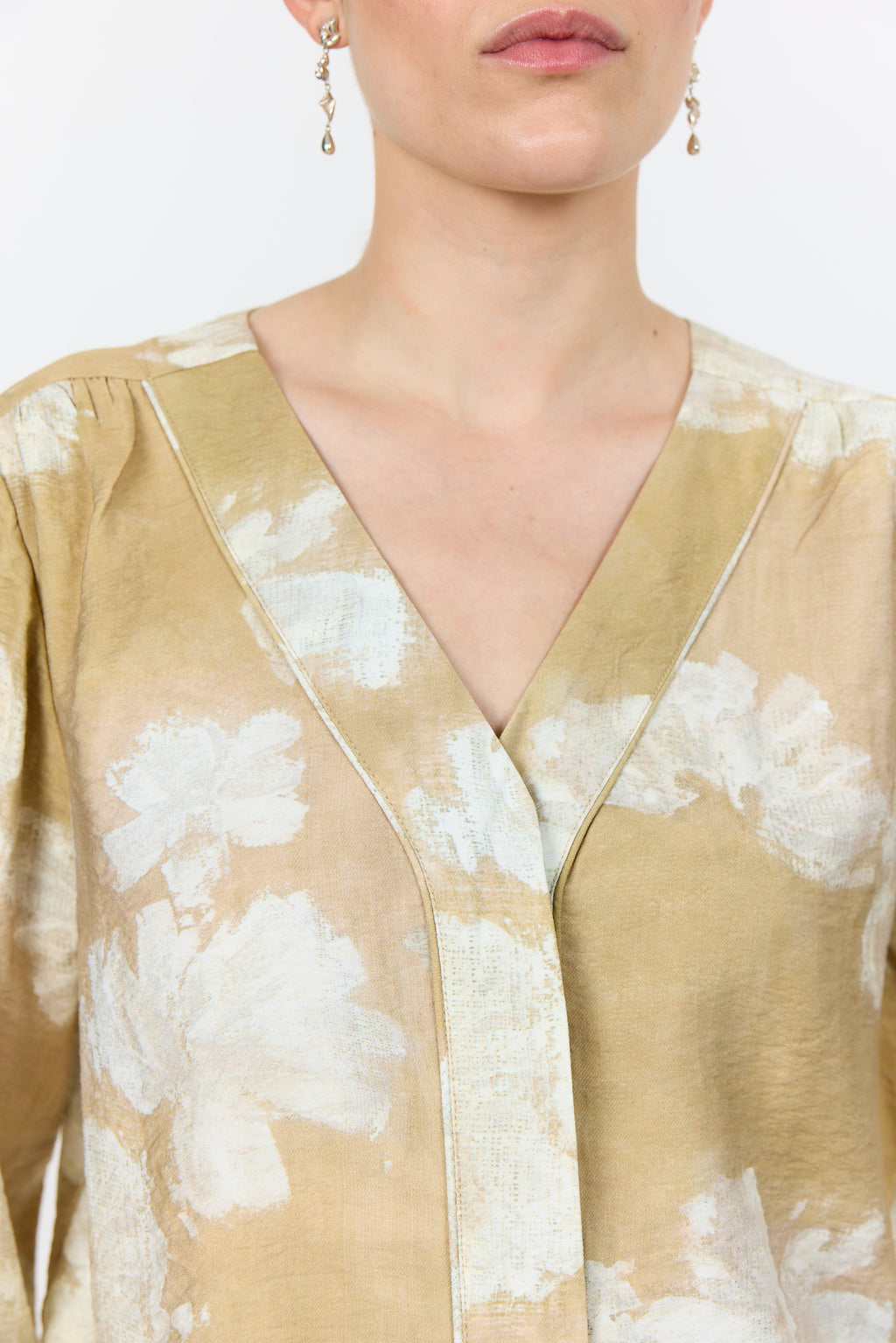 Levete Room Nikki Blus