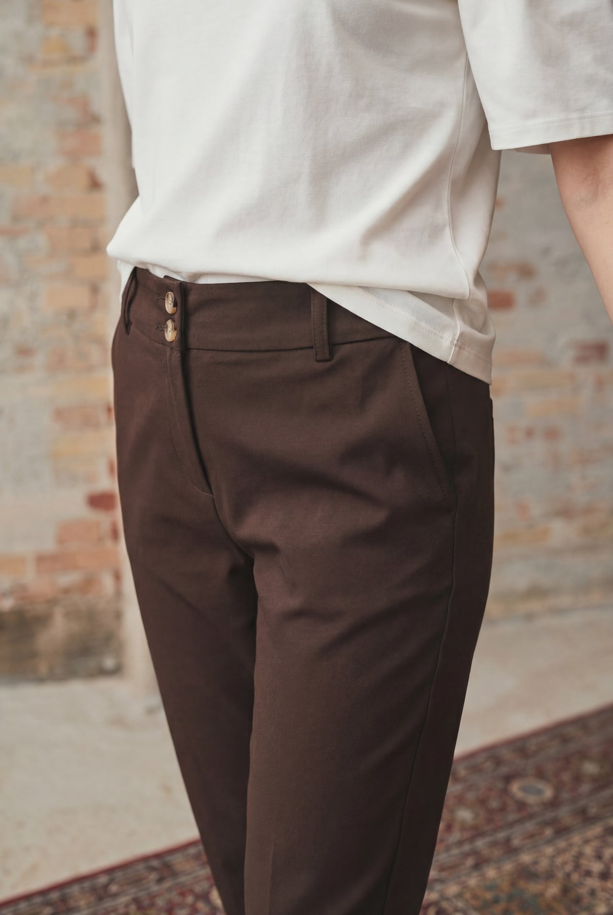 isay chinos brun