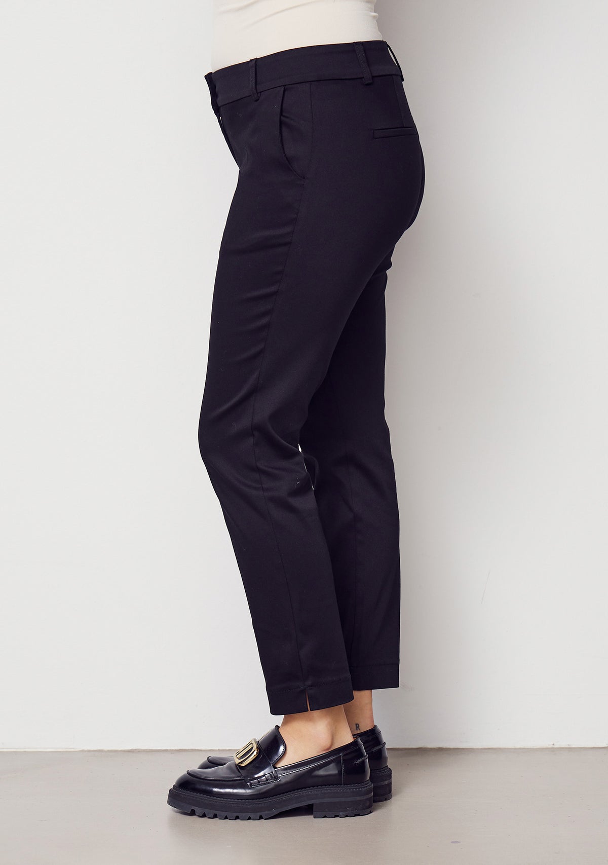 isay chinos svarta