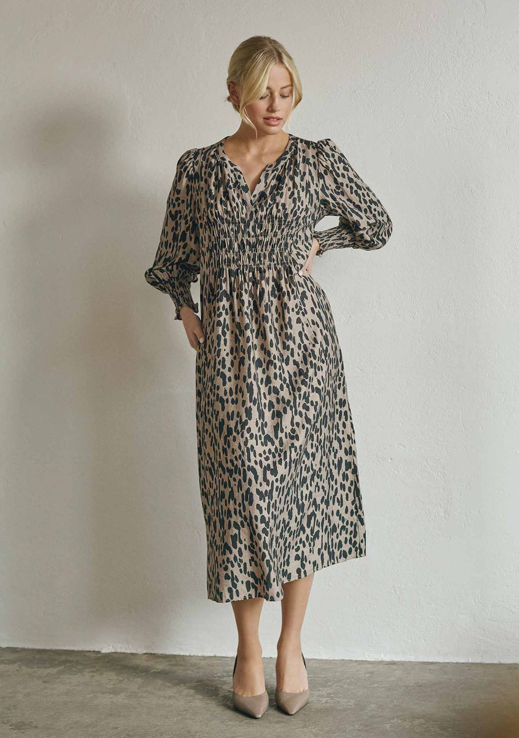 isay ane v neck dress