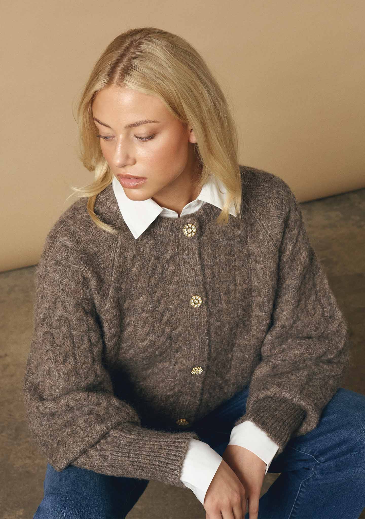 Isay kabelstickad cardigan anna