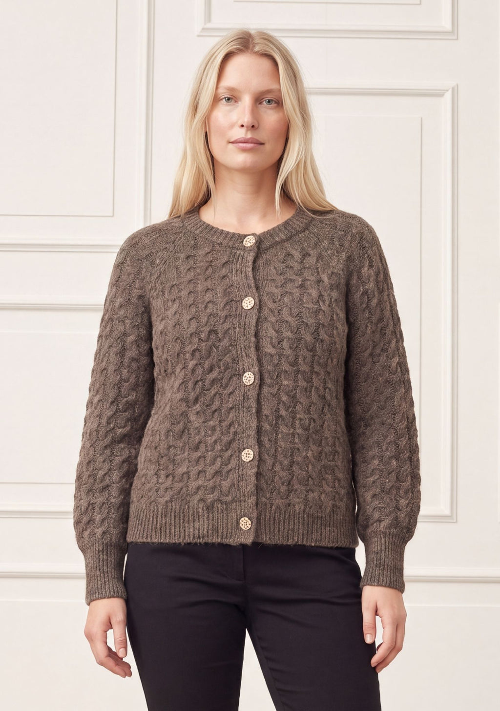 Isay kabelstickad cardigan anna