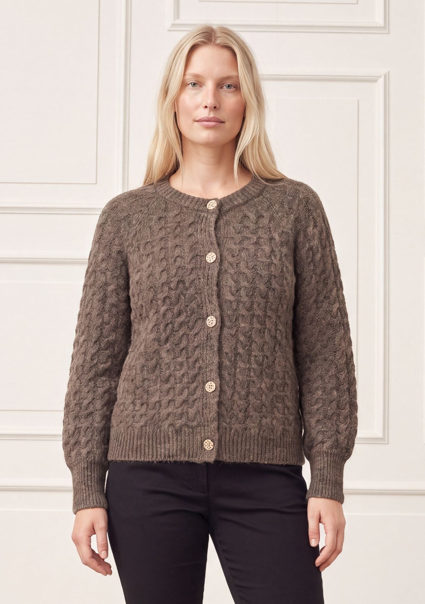 Isay kabelstickad cardigan anna