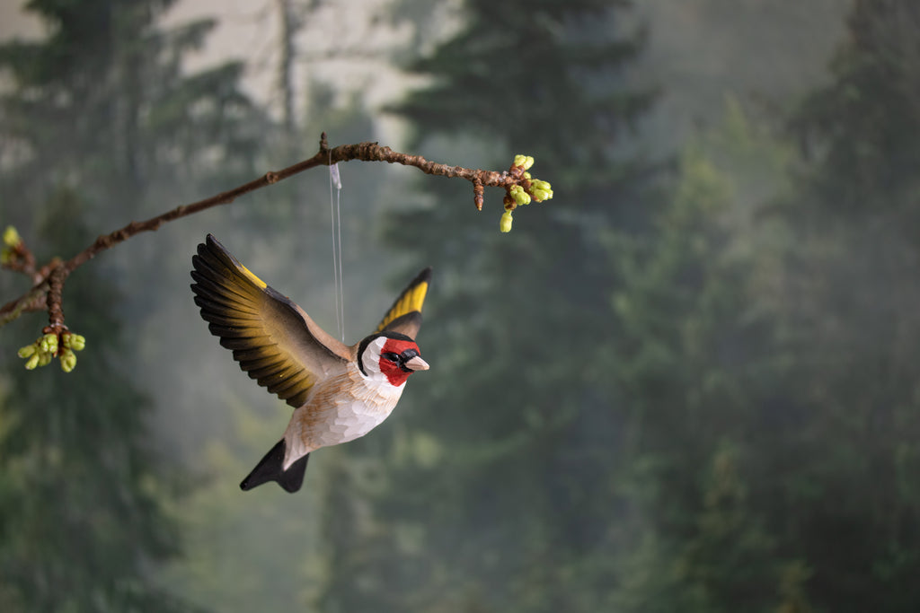 WILDLIFE GARDEN STEGLITS FLYGANDE