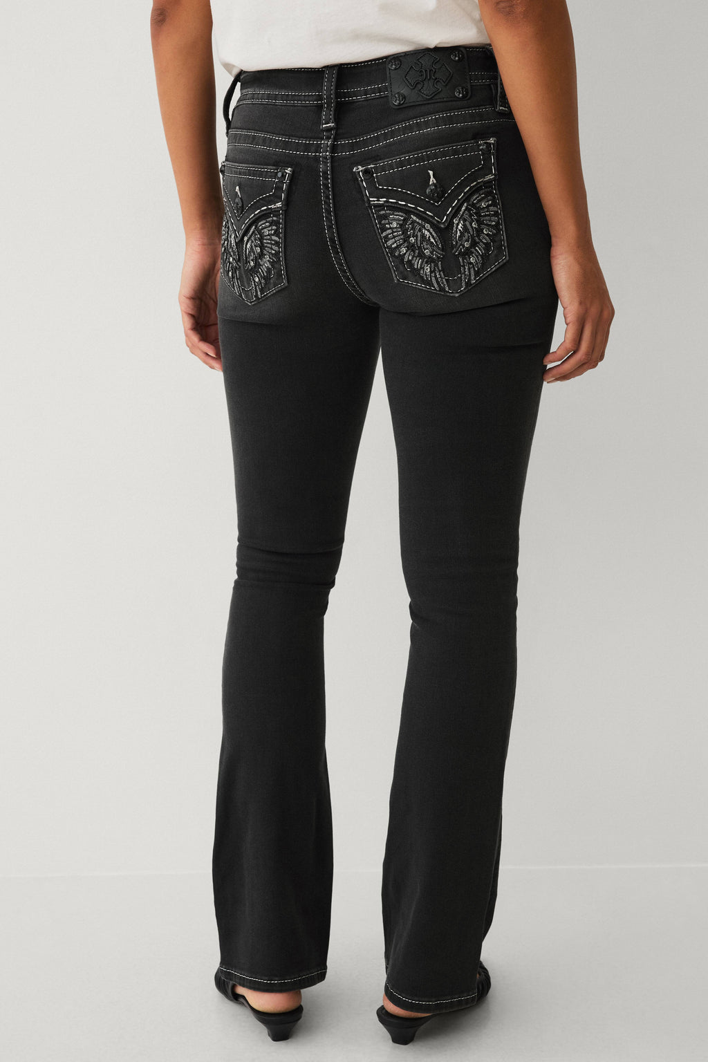 MISS ME SVART Ziven Wing Stitched Bootcut